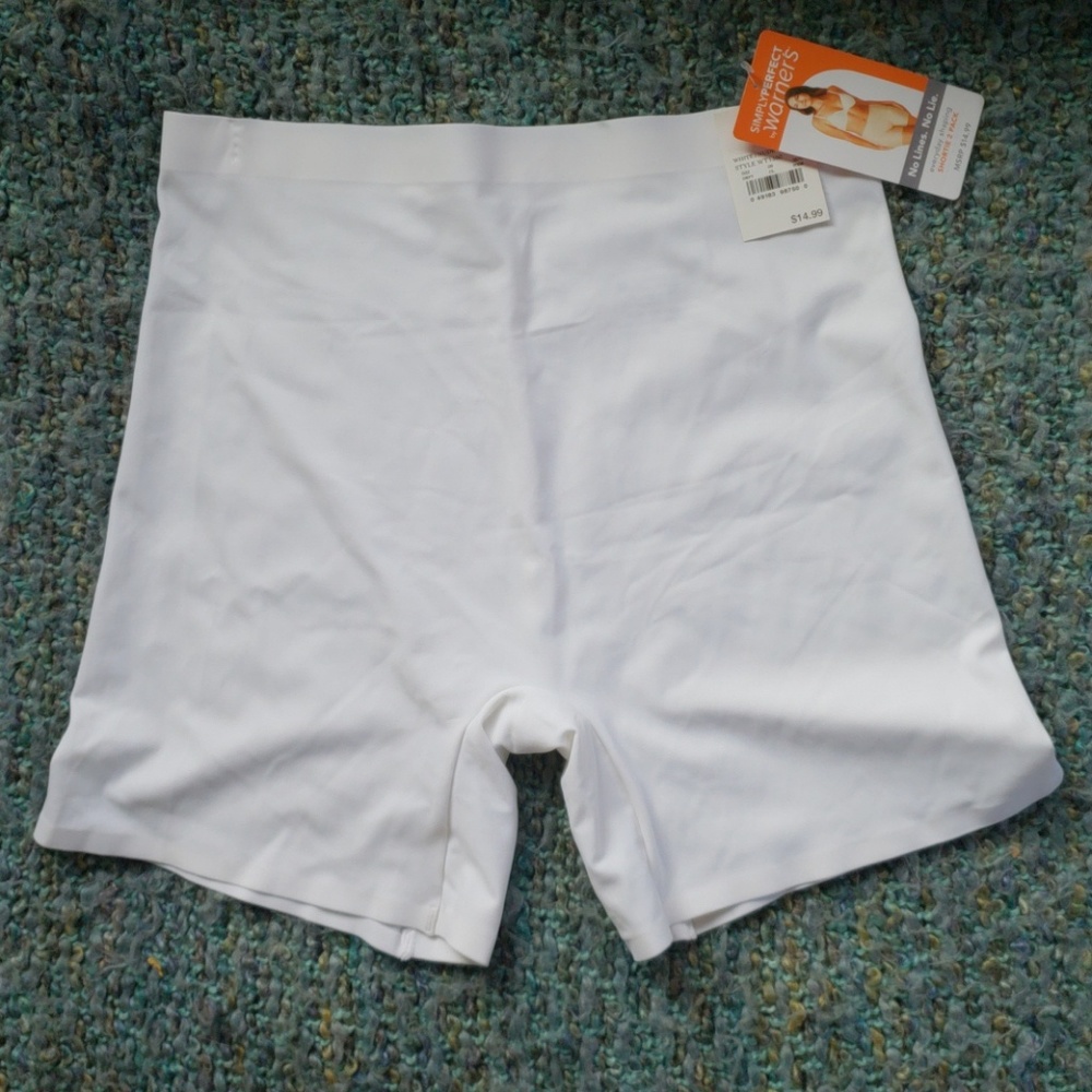 Waist shaping shorts